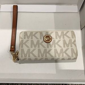 Micheal Kors Wristlet